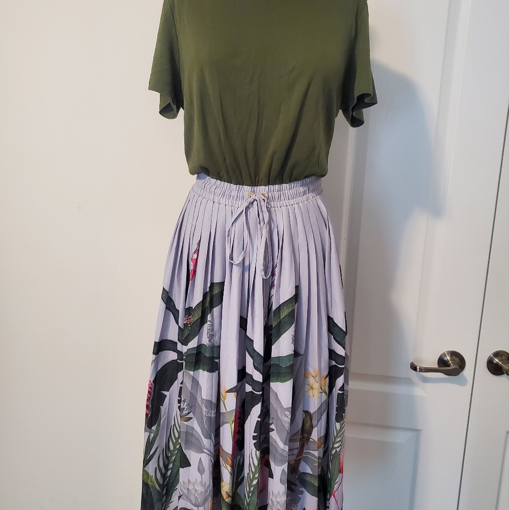 TED BAKER Bobbyn Pistachio Pleated Midi Dress In Khaki